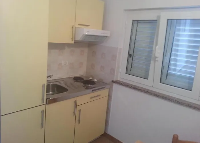 Apartmaji Paliska A イゾラ